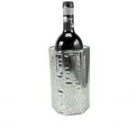 Silver bottle refresher by Vacu Vin