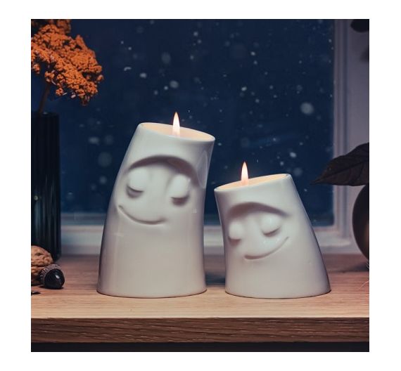 Candle holder tassen