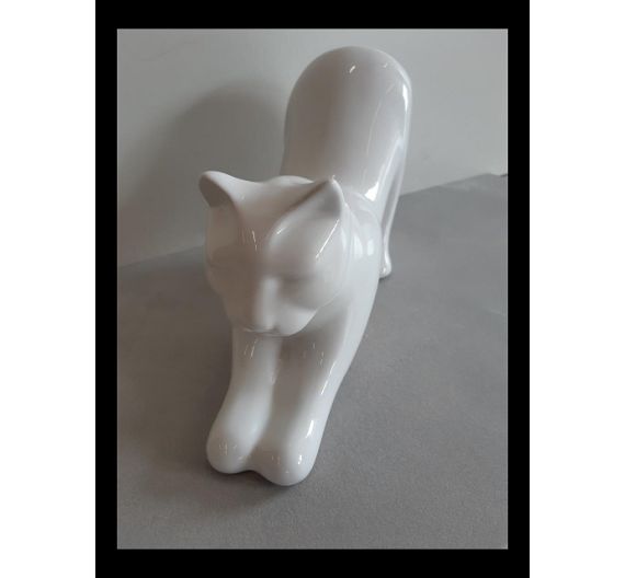 Stretched white cat Ceramiche di Bassano